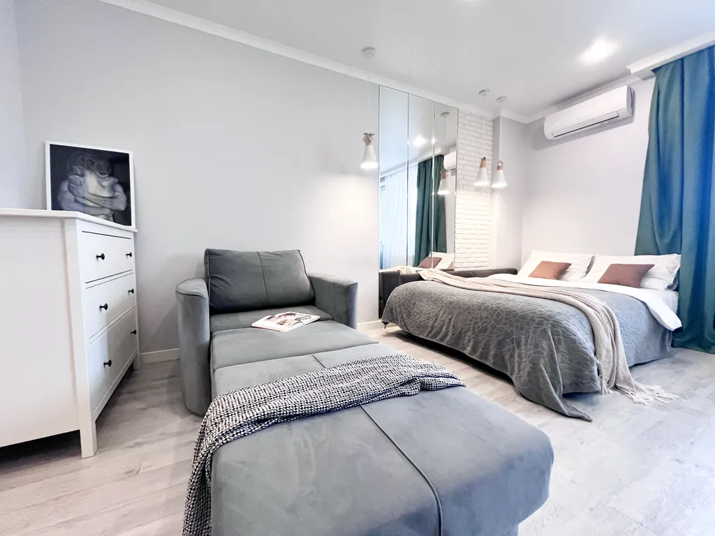 Студия для двоих с лоджией