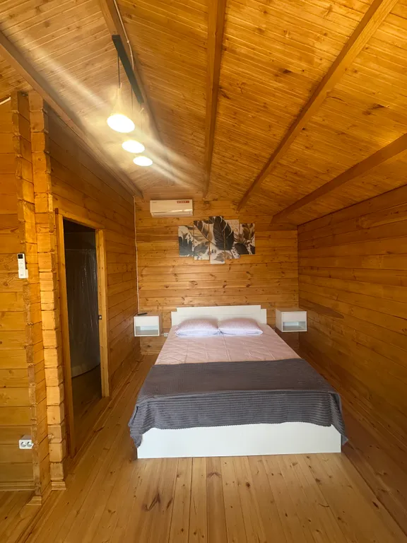 Дом в живописном спокойном месте и с видом на море