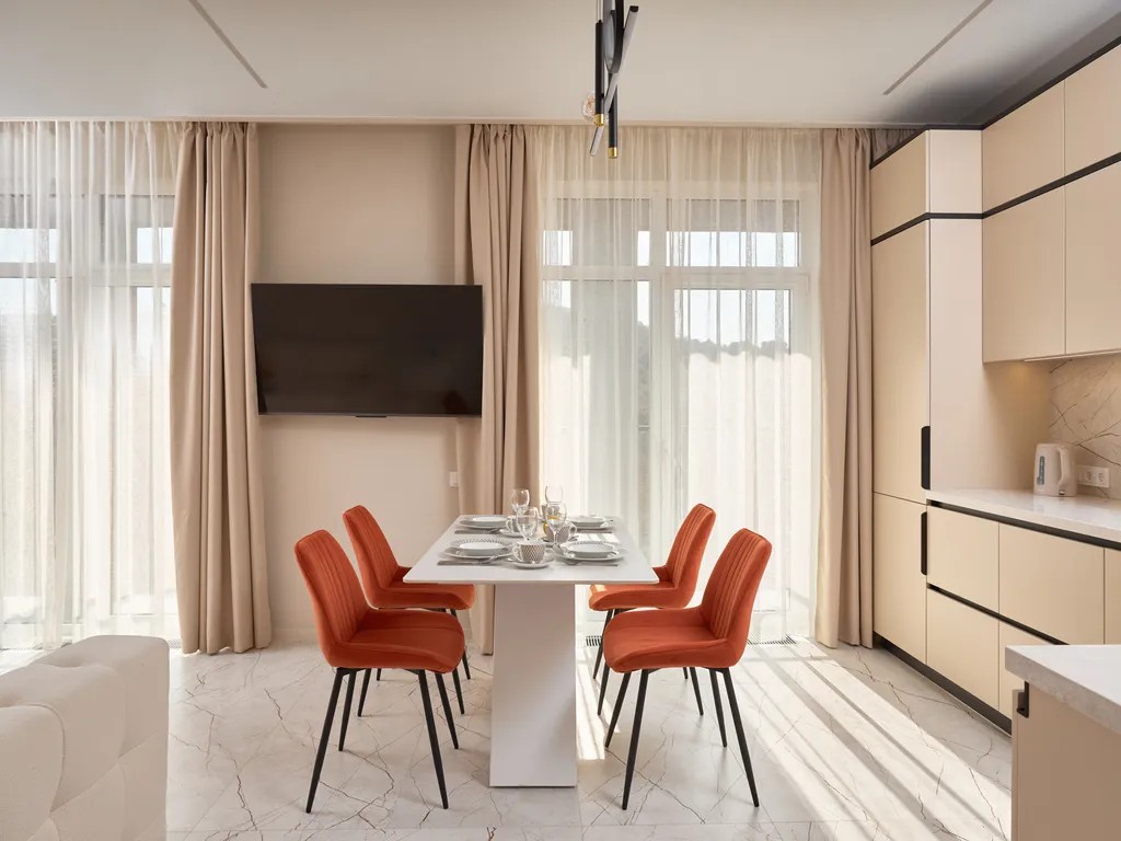 Современная, новая квартира с видом на горы