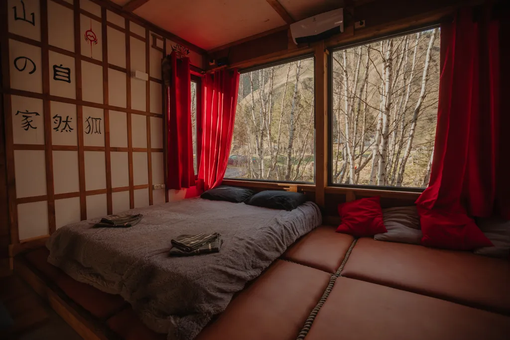 Апартаменты в лесу, с видом на горы