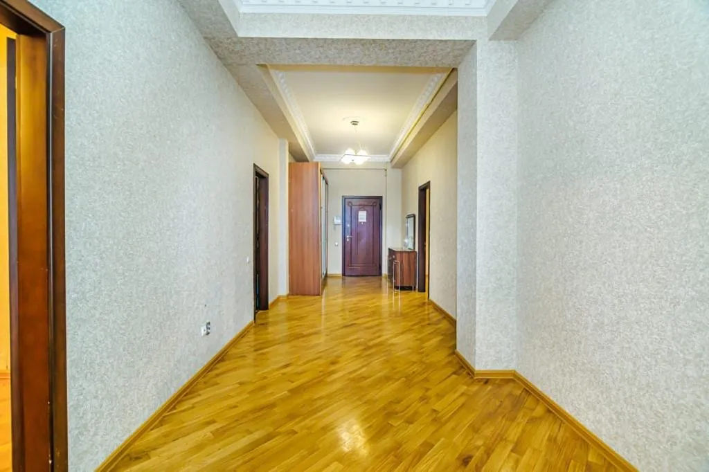 Vip Apartment Manovi