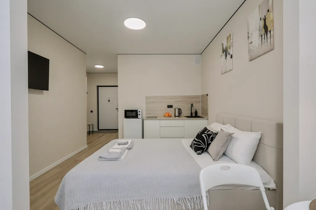 Великолепная студия, совмещенная с лоджией, для двоих гостей