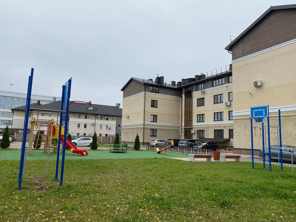 Большая квартира в новом доме, парковка в закрытом дворе, самый центр