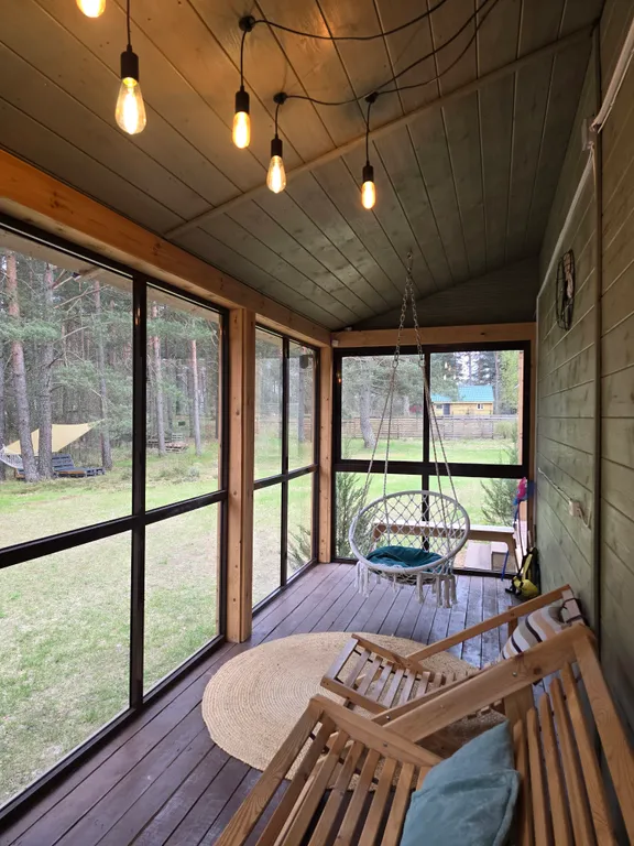 Домик в сосновом лесу