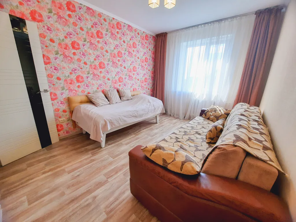 3-комнатная в центре города, рядом УИГА, Академия Речи, ГлазЦентр