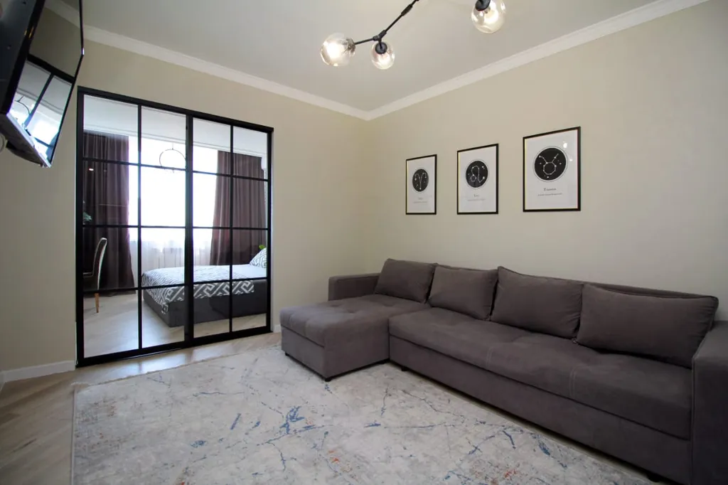 Cozy Apt in the heart of the city