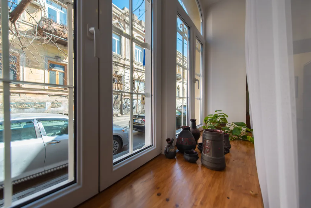 Просторная квартира в центре с собственным двориком