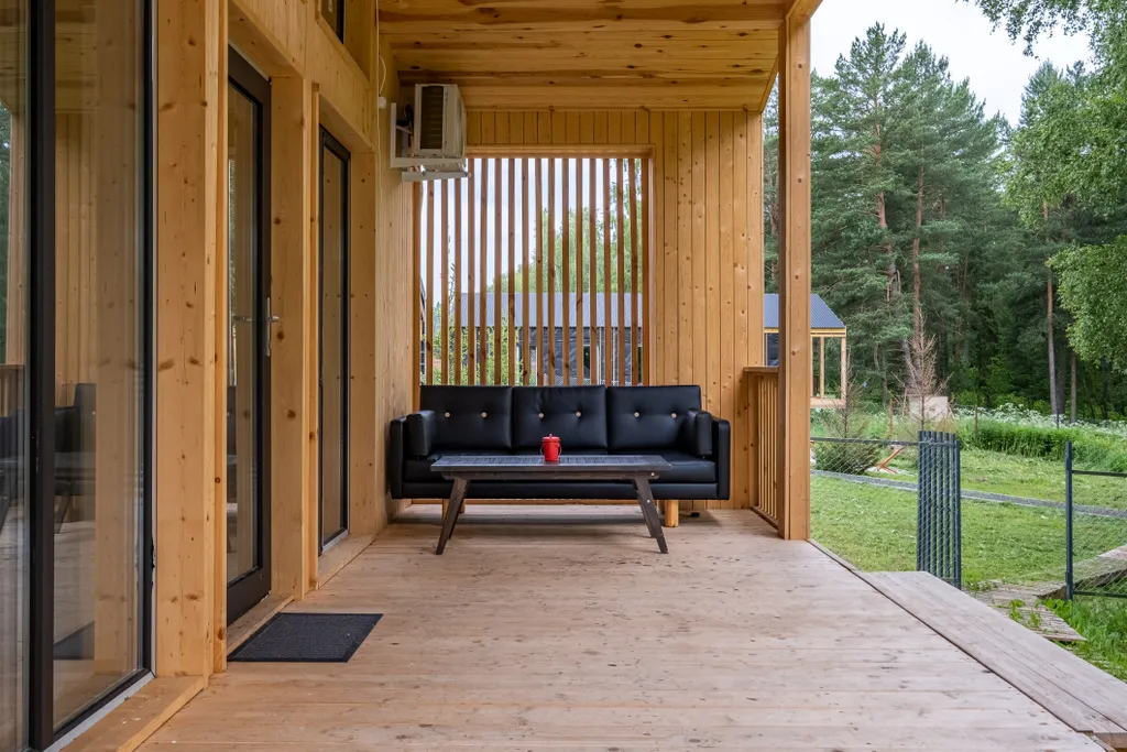 Атмосферный дом с баней в лесу