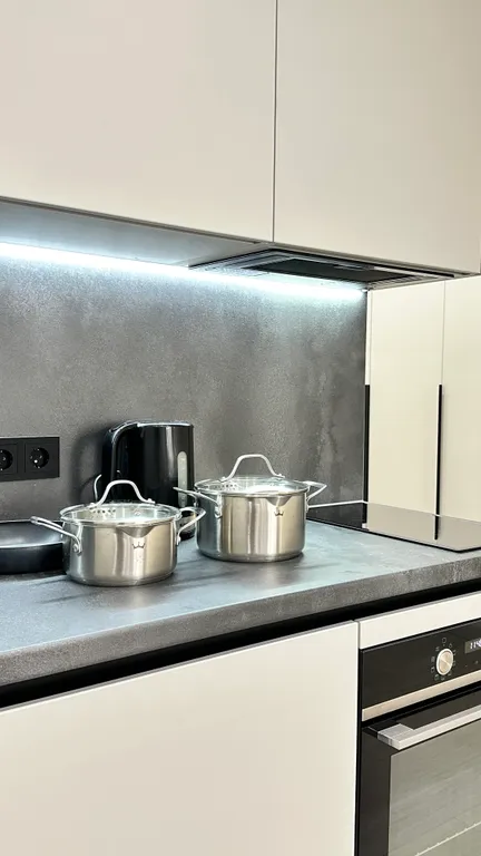 Уютная современная квартира-студия с большой лоджией