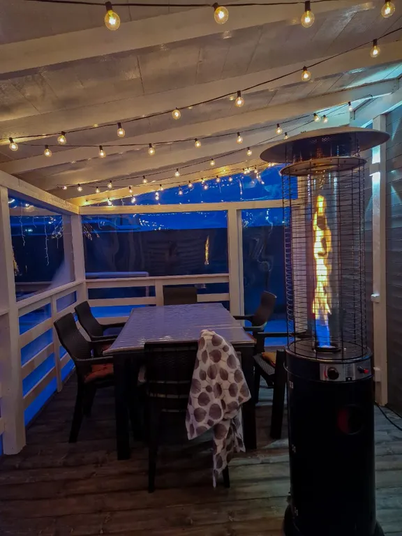 Дом-баня с большой верандой и массажной кроватью