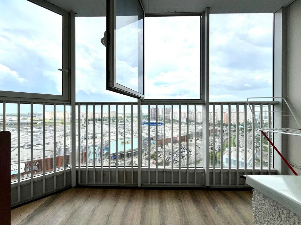 Просторная квартира с лоджией, рядом с ТЦ Мега