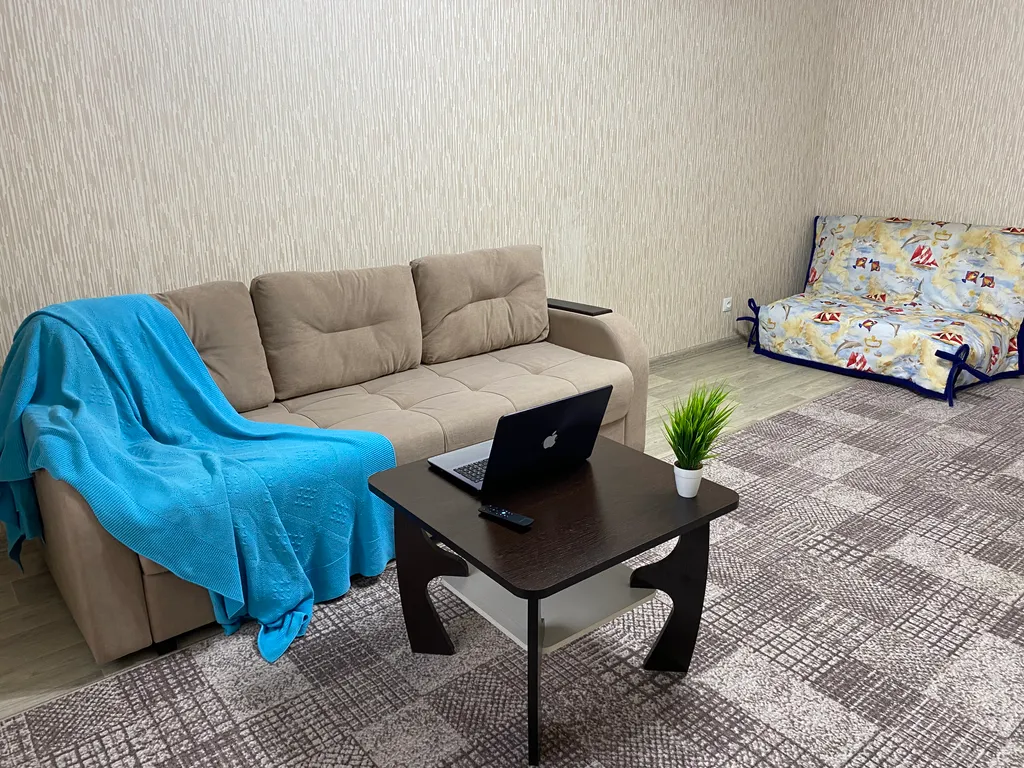 Квартира Квартира Уютная большая двухкомнатная Центральный район Кардиоцентр Планета — Красноярск