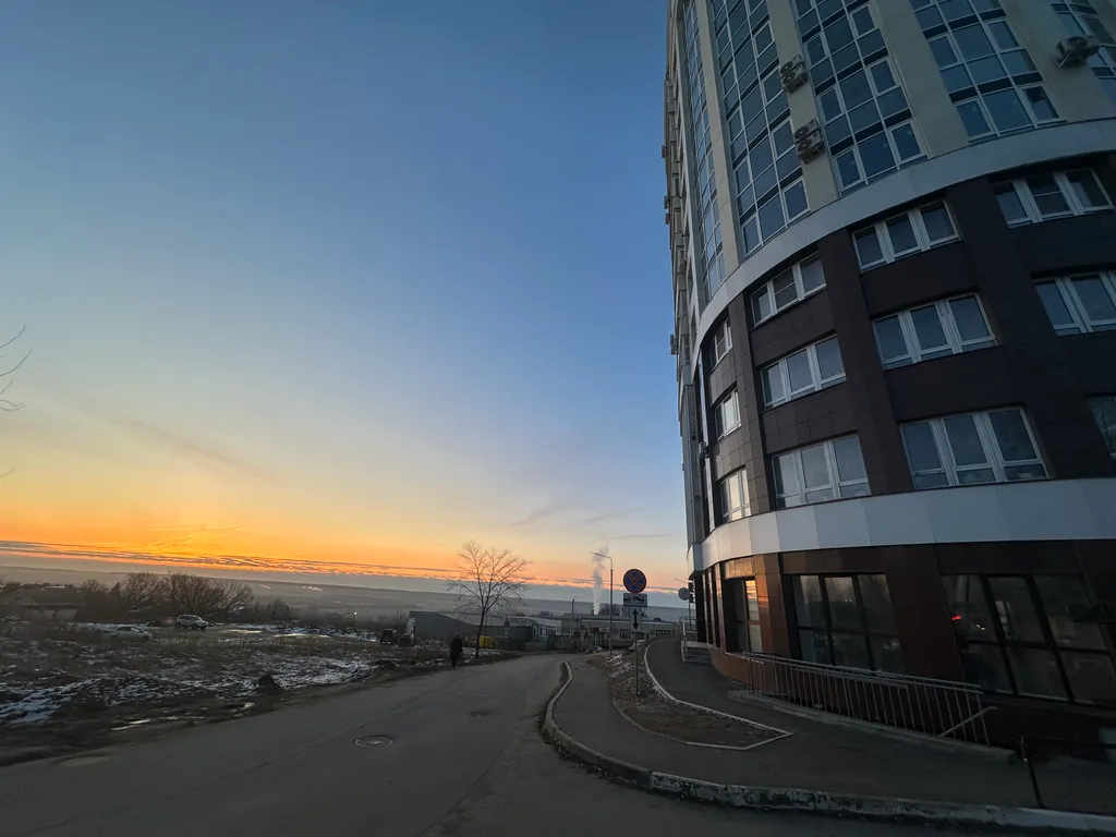 Cтудия Земля с видом на город и пойму Клязьмы