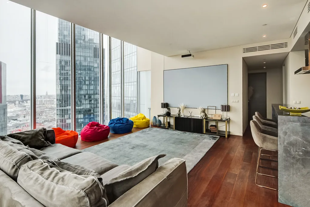 Угловые апартаменты, с кинотеатром и панорамной ванной на 45м этаже