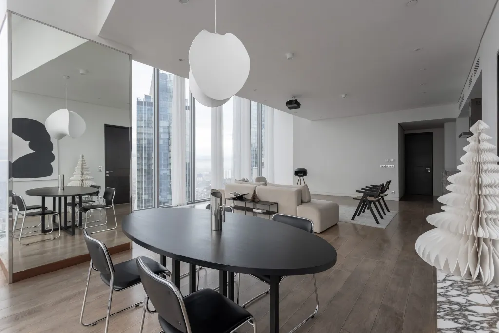 Roomley Panoramic Apartment