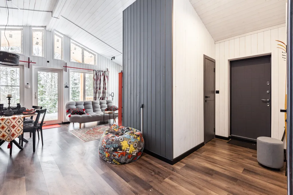 Атмосферный дом с баней в лесу