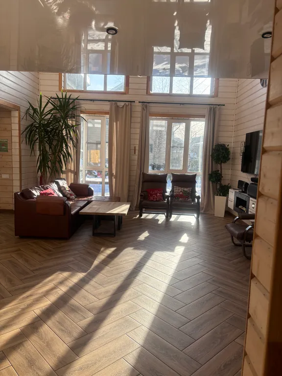 Дом у Коркинского озера с баней, купелью и детской площадкой.