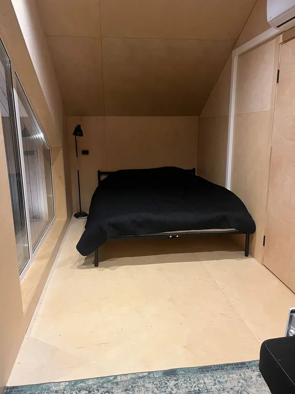 Барнхаус на берегу реки Кундыш