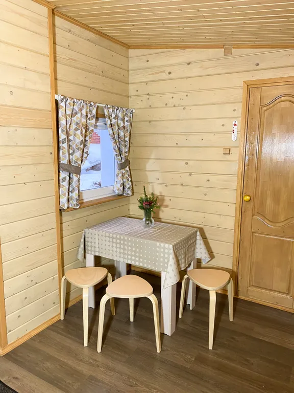 Домик с баней у леса для семейного отдыха