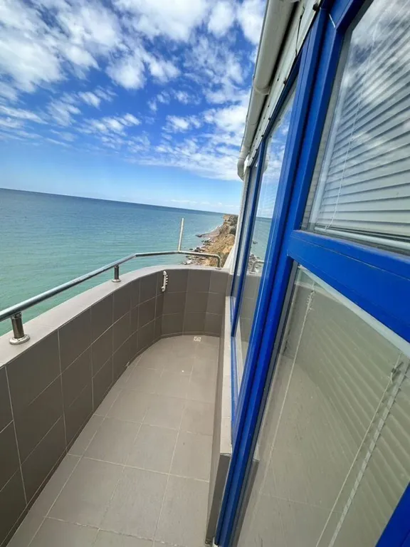 Квартира с мансардой и видом на море