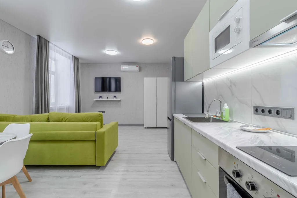 Кто ценит комфорт: новая мебель, техника, бельё