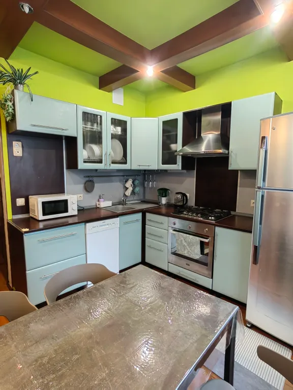 Трёхкомнатная квартира 15 минут до моря