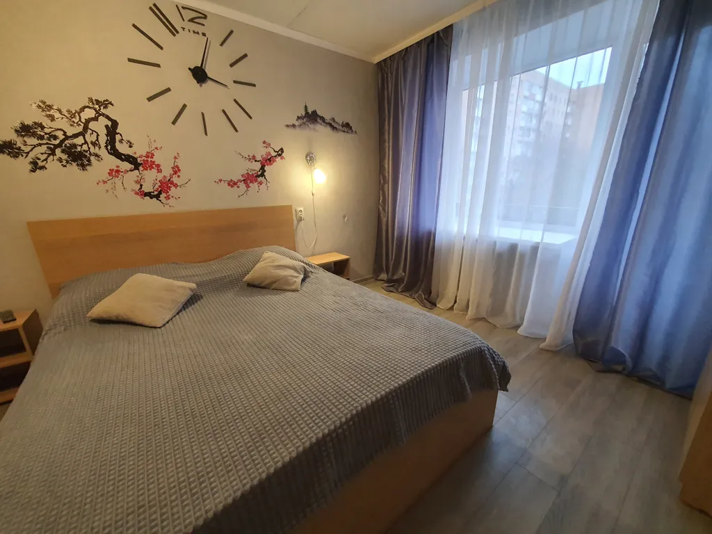 Однокомнатная квартира через дорогу от ТЦ Maxi, улица 25 Сентября