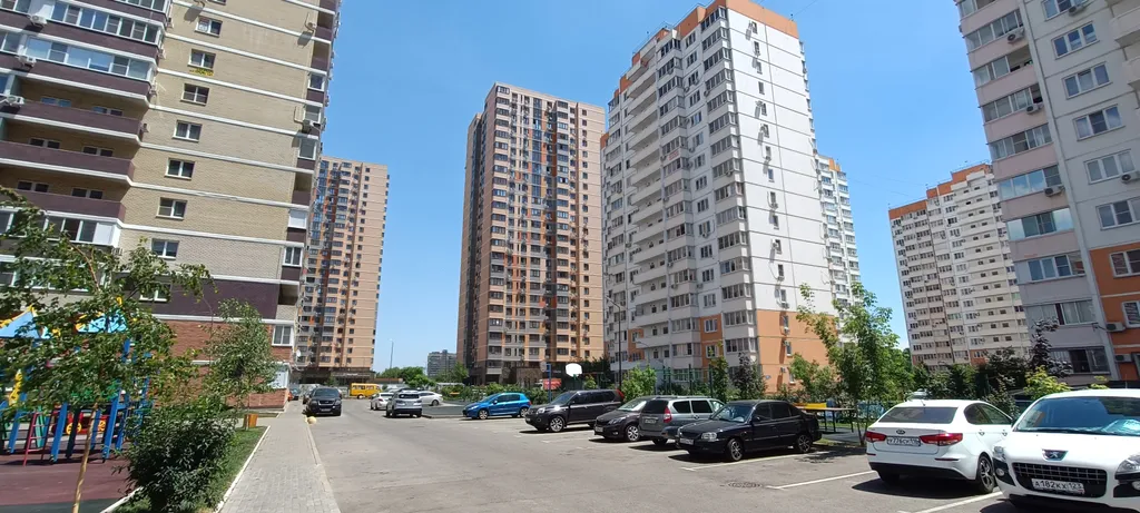 Квартира Уютная современная 2-комнатная квартира в тихом районе — Краснодар