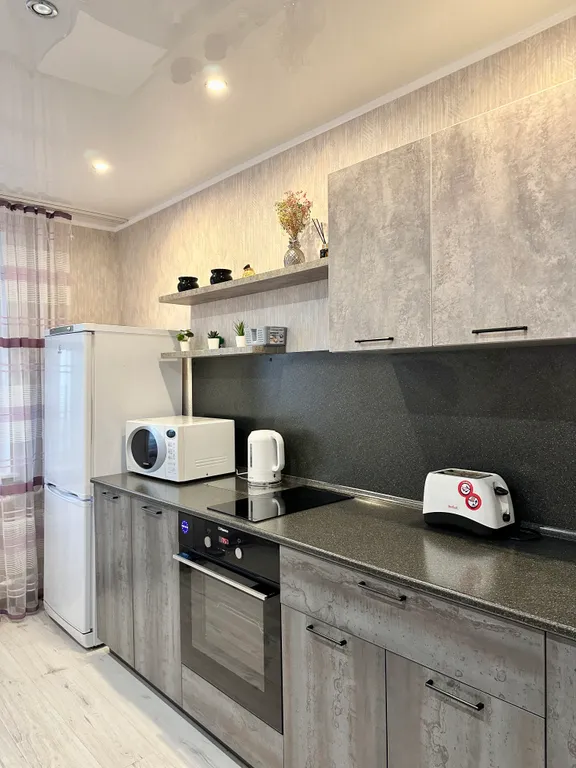 Квартира рядом с Ледовым дворцом Кристал, центр города