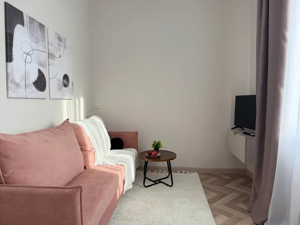 Двухкомнатная квартира напротив Лечебного парка