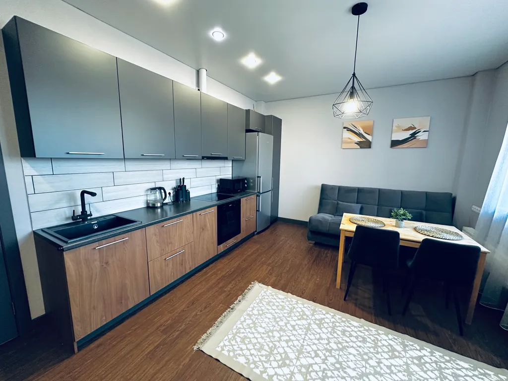 Двухкомнатная квартира в центре города, Российская, Набережная, Арбат