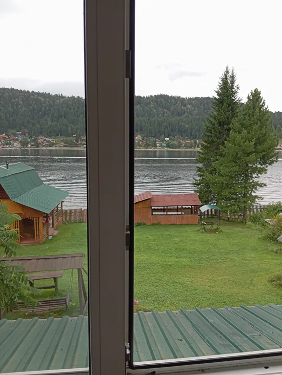 Коттедж с видом на озеро