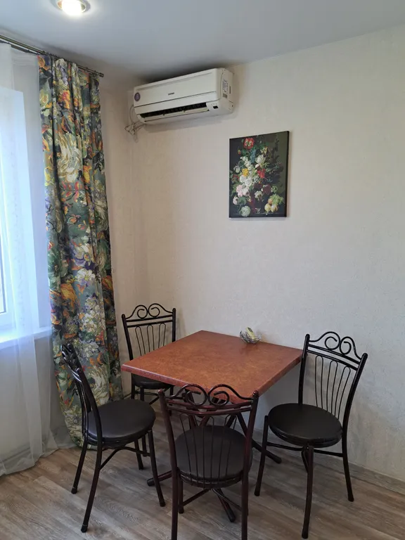 Уютная квартира — аренда посуточно в Керчь