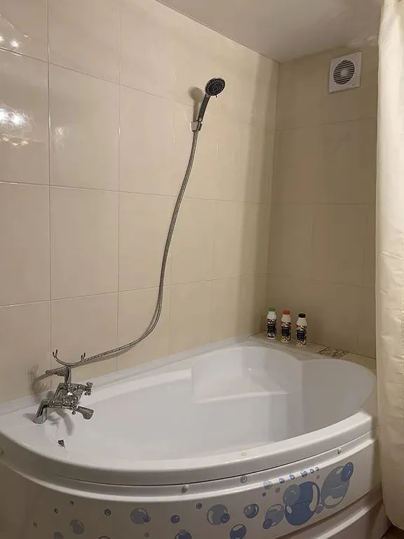 Просторная (98 м) 3-х комнатная квартира с видом на Успенский собор!