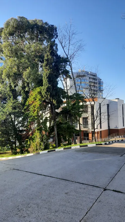 Квартира с посудомойкой, балконом и бассейном