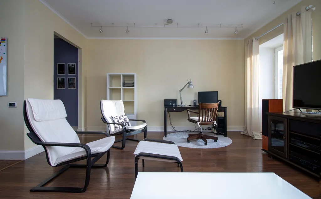 Уютная и просторная квартира с отдельной спальней и гостиной-кухней