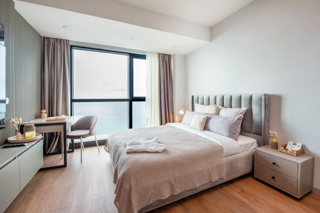 Oceanview Mood by Aesthaven