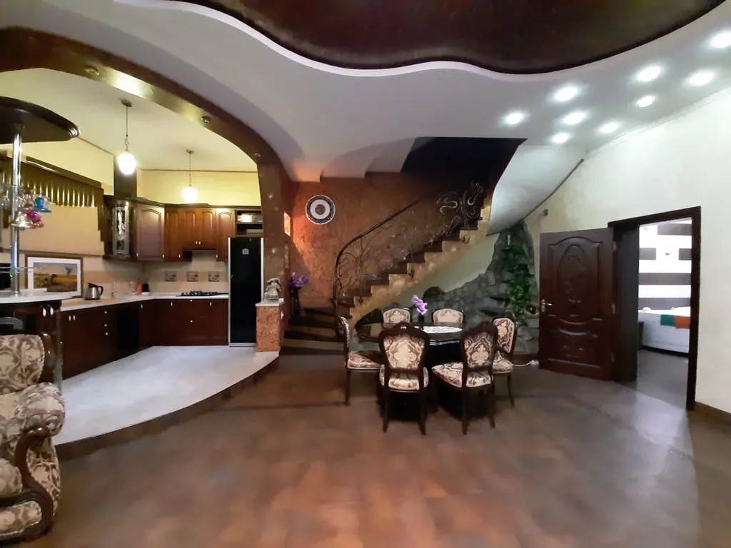 Уютный домик в центре города