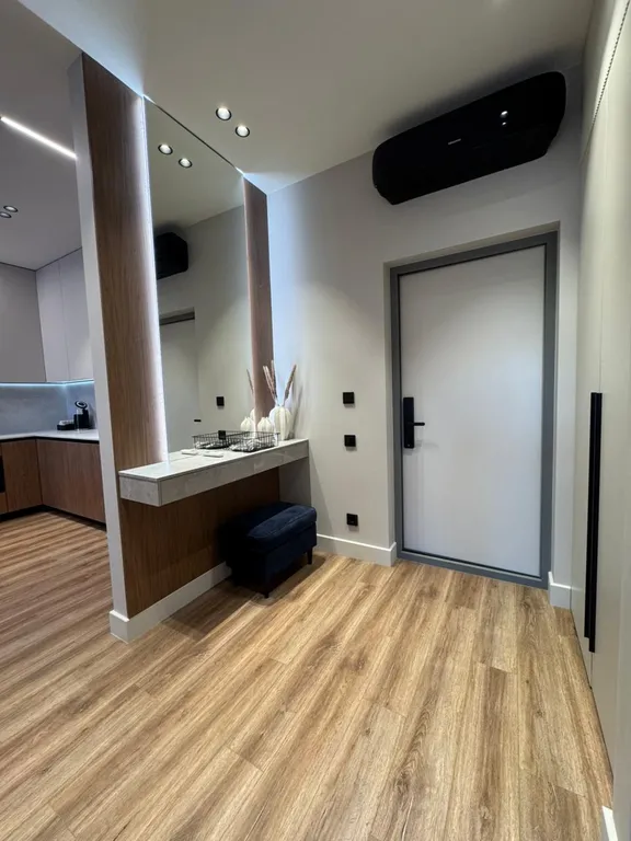 Респектабельный люкс с дизайнерским ремонтом и видом на Москва-сити