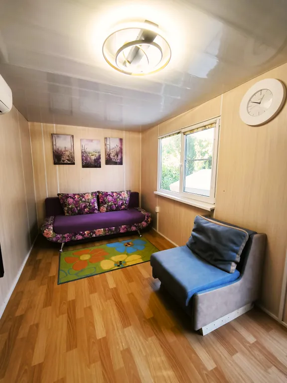 Летний домик в центре города