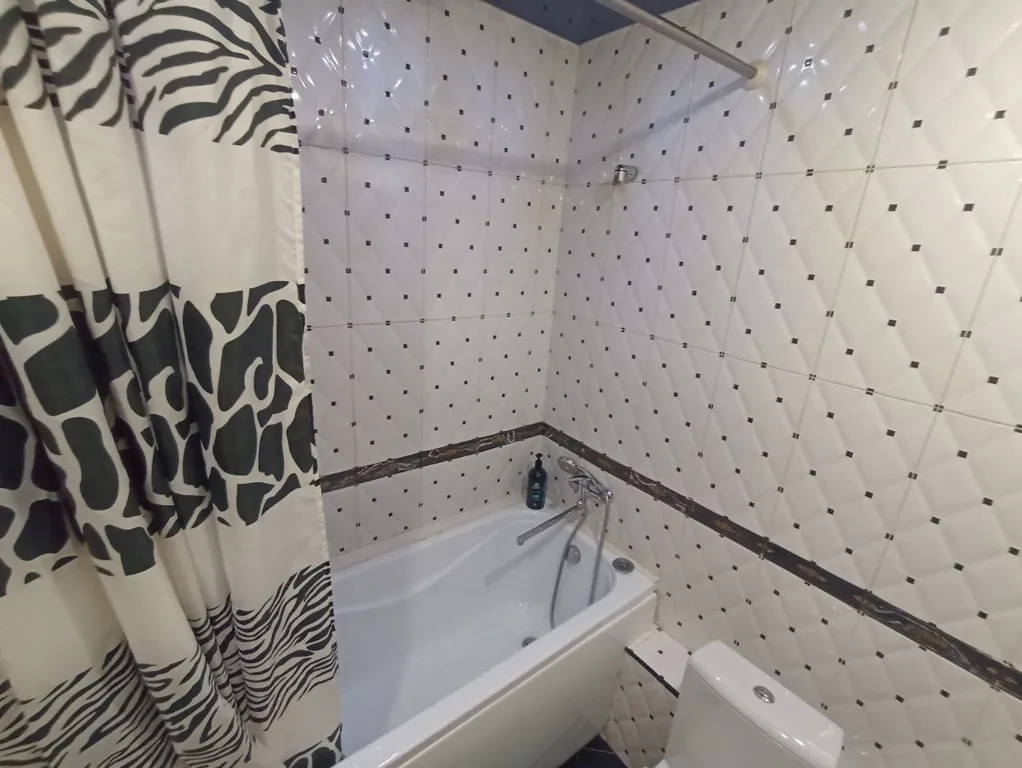 Вместительная студия с видом на реку Ангару