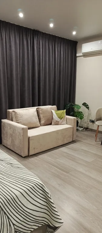 Светлая студия в центре