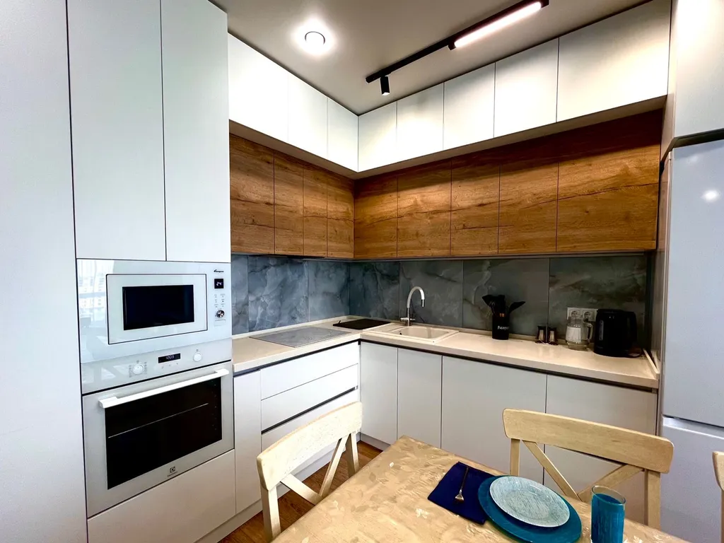 3-х комнатная квартира в ЖК "Раимбек» центр, метро & питьевая вода