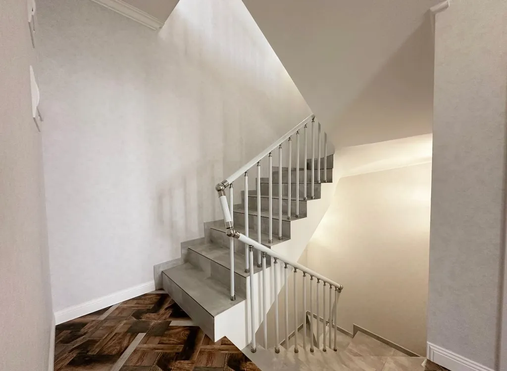 Современный коттедж вблизи дома