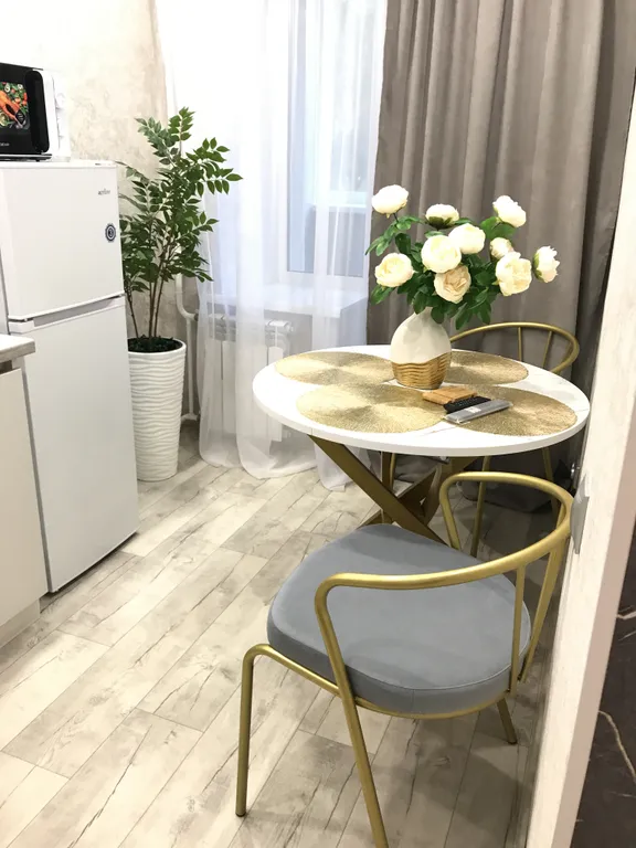 Современная шикарная с новым дизайнерским ремонтом квартира