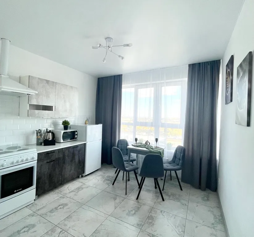 Панорамный огромный 2-х комнатный номер в новом ЖК, парковка