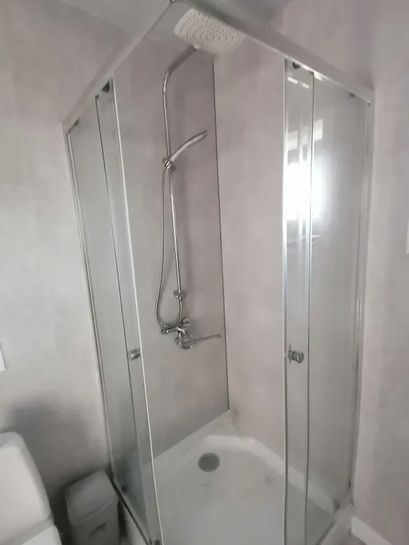 Коттедж Усадьба Ольгино предлагает проживание в новом доме с видом на реку — Лодейное Поле