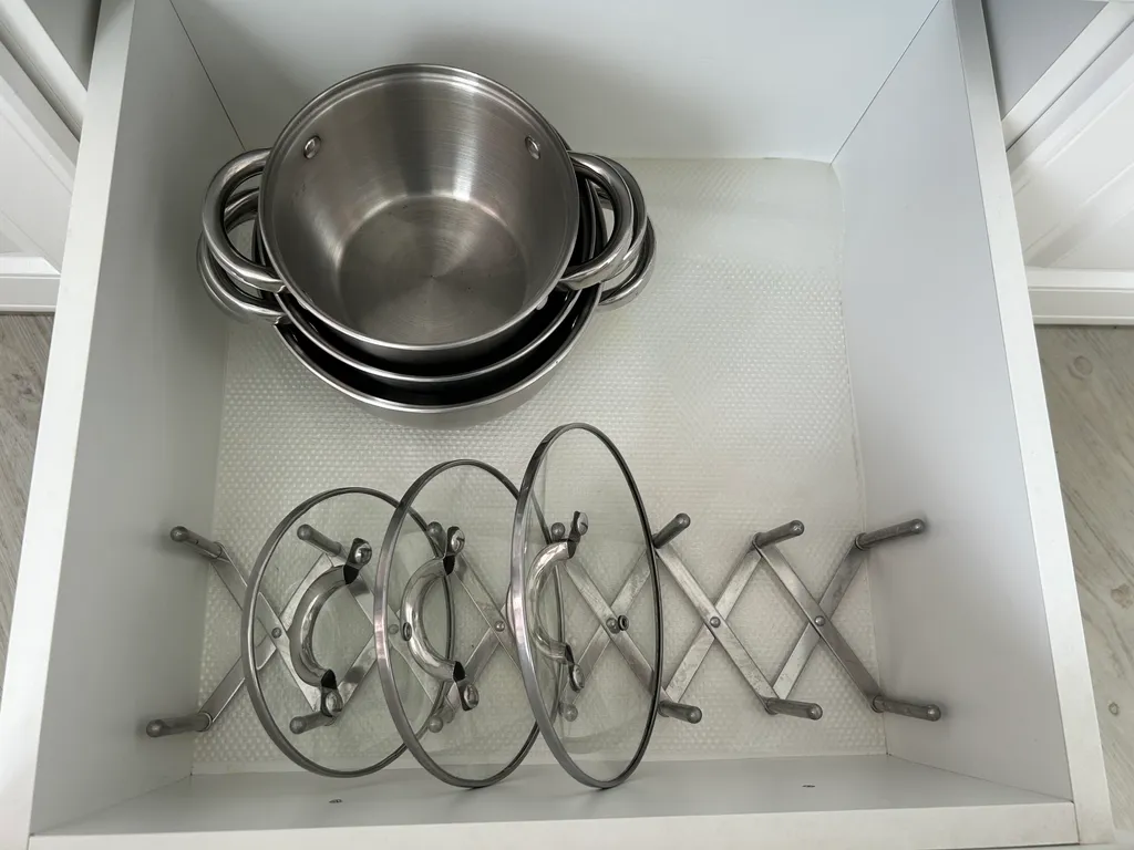 Встречайте рассветы в дизайнерской квартире с видом на Останкино.