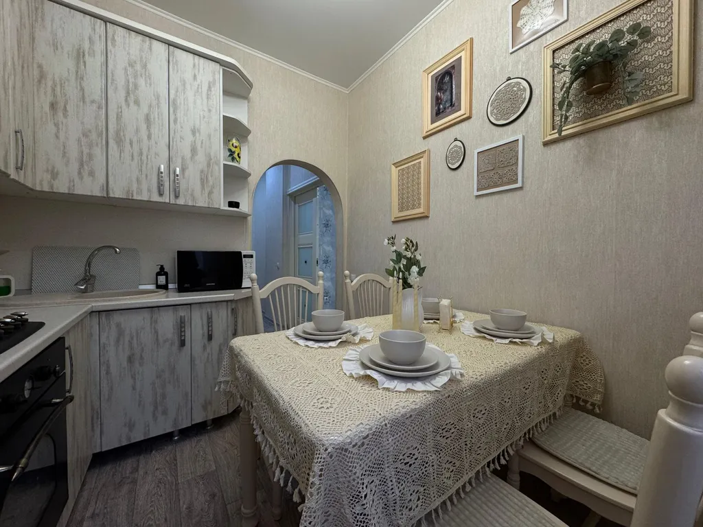 Двухкомнатная квартира рядом с Кремлем