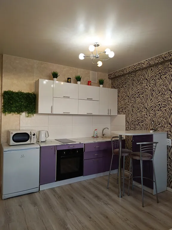 Уютная студия в парковом с панорамным балконом и свежим ремонтом